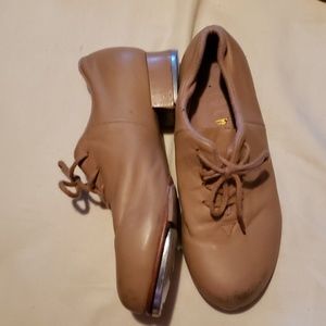 Tap shoes